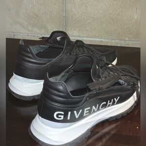 Givenchy men sneakers sz 10